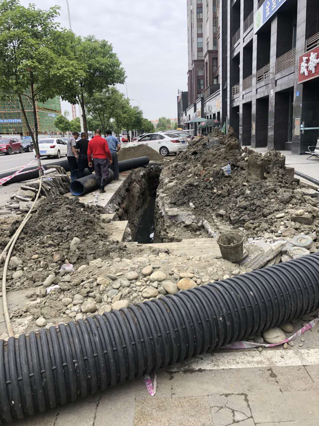 污水管道壓壞，工程搶修  2019